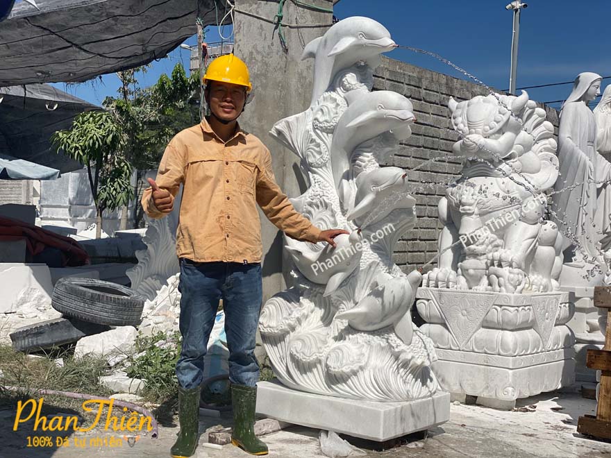 tượng cá heo phun nước bằng đá