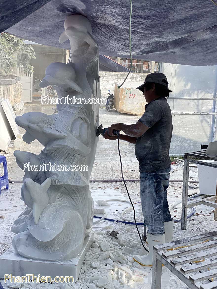 tượng cá heo phun nước bằng đá