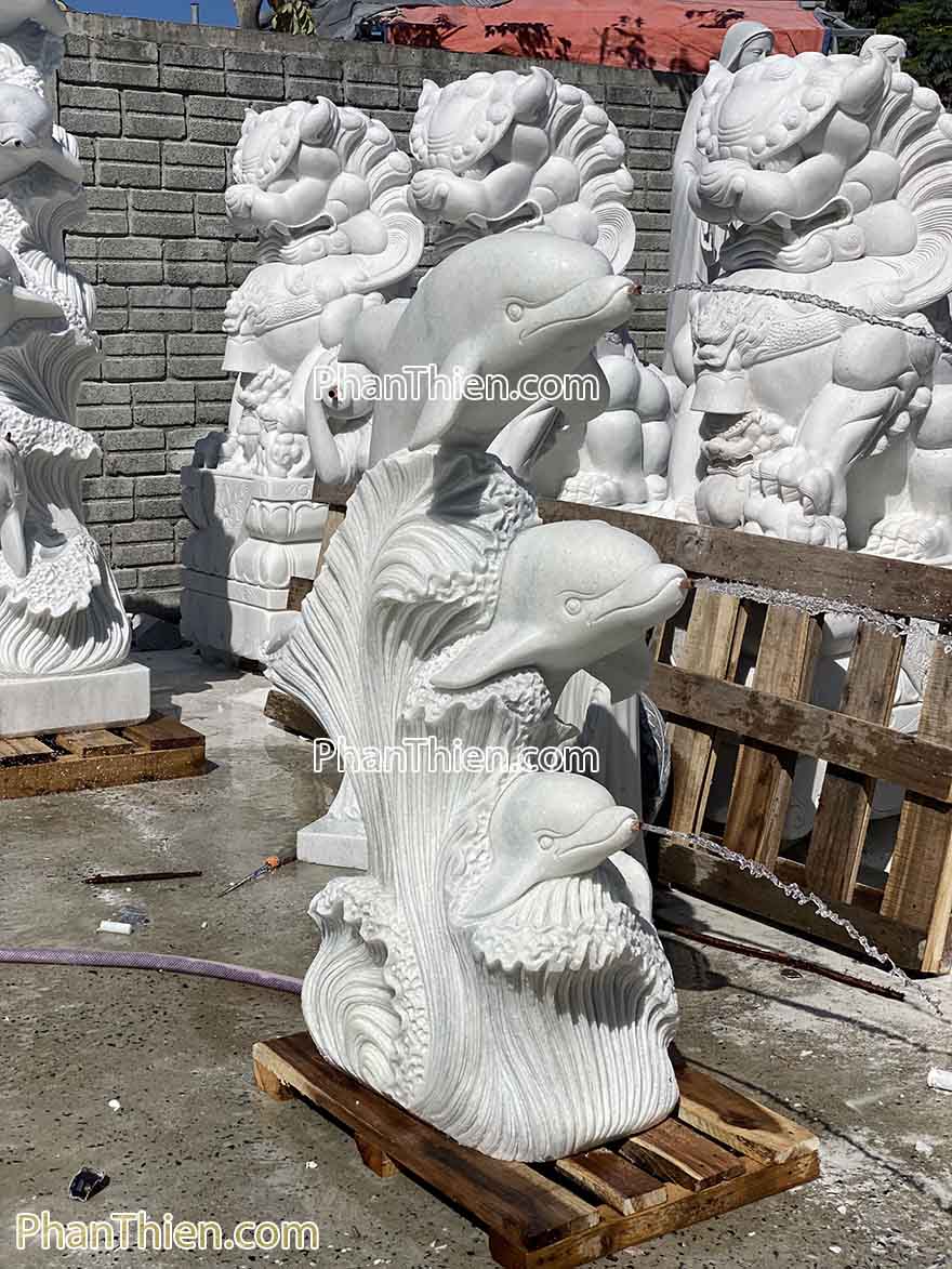 tượng cá heo phun nước bằng đá