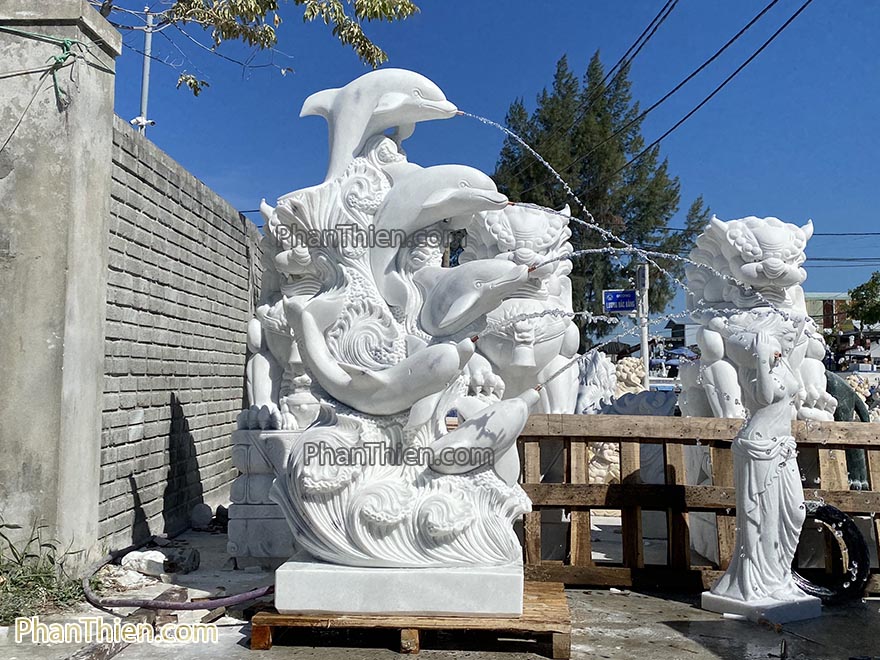 tượng cá heo phun nước bằng đá